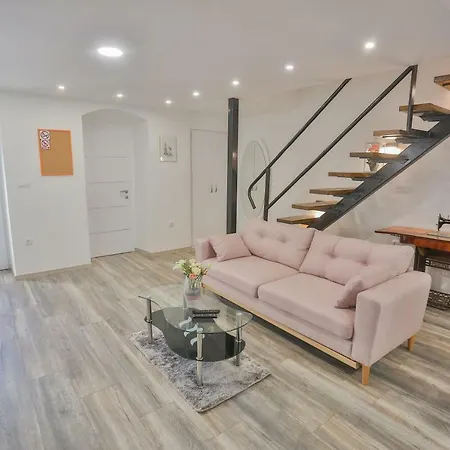 Luxury Lioness * 스플리트