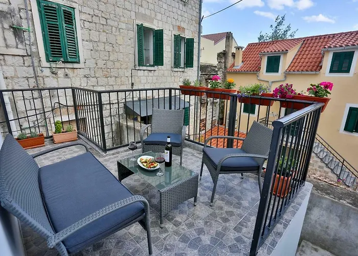 아파트 Luxury Lioness *